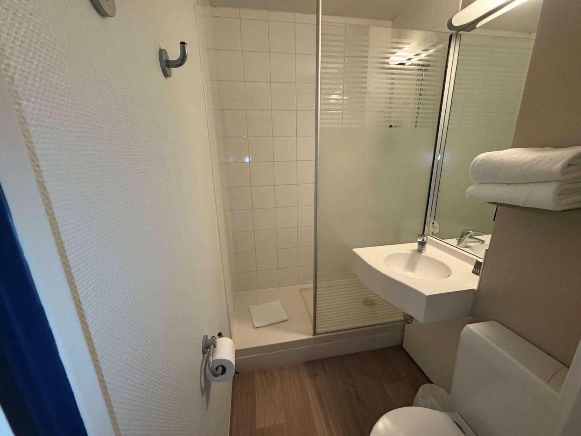 Ibis Budget Rouen Parc Des Expos Zenith Сент-Этьен-дю-Рувре Экстерьер фото